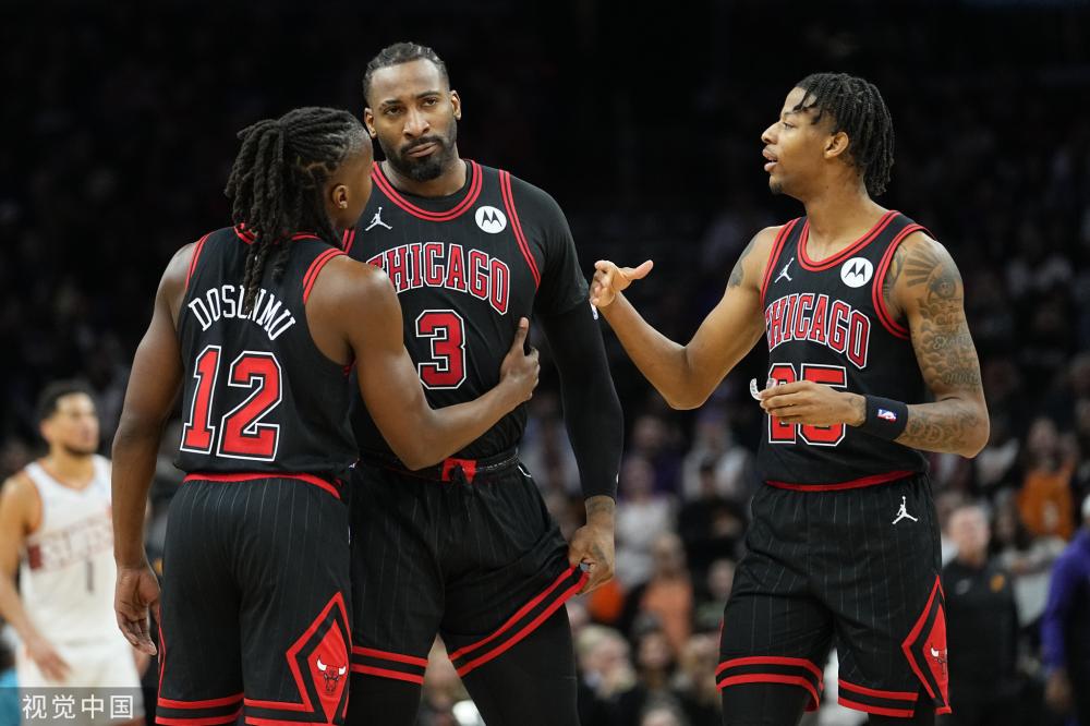 在比赛中游 在比赛中游