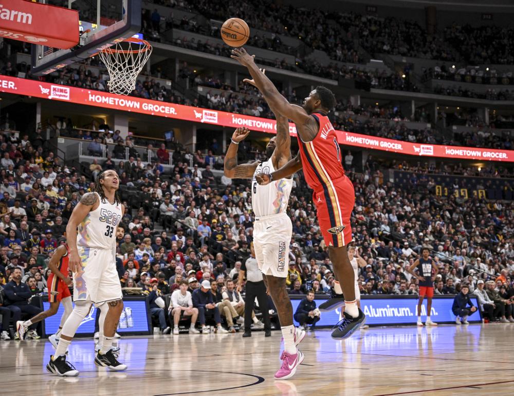 更显得缺乏 更显得缺乏