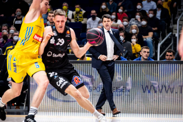 尼克斯靠半 尼克斯靠半